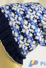 Snowflakes at Night Hat by Sara Setters-Multilingual-Free