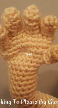Hooking To Please by Gloria - Gloria Sustaita - Fingers, Hands, Toes and Feet - Free