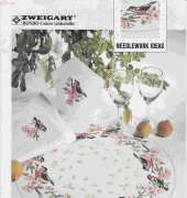 Zweigart Rondo centre tablecloths