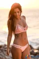 devocean- fabi correa-crochet bikini salmon delight