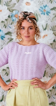 Feather and Fan Tee - Sian Brown - English, Nederlands - Free