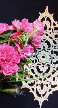 Nelly Klos - Stargazer Doily - English
