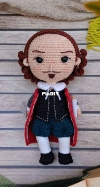 FuriFuri Amigurumi - Ana Karolina Ramalho - Shakespeare - English