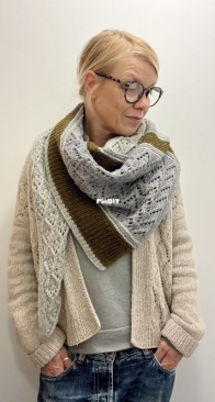Frosty Pines Shawl by Isabell Kraemer - German