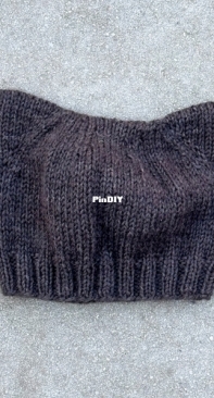 Olives Cat Beanie by Pernille Larsen--German Or English