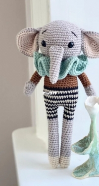 By Sonnenschein - Christine Sonnenschein - Elliot the Elephant - English