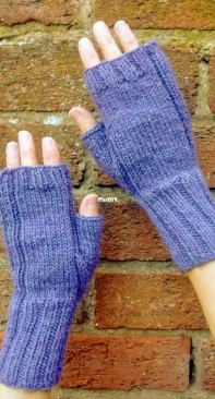 Together at Last  Fingerless Gloves/Mitts by Niccy Jordan - Free