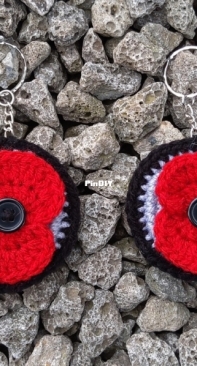 Crochet at Teris - Teri Hamilton - Poppy Keychain - Free
