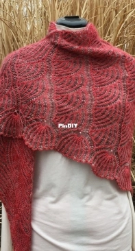 Madreperla Shawl by Paola Albergamo - English
