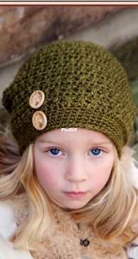 Stitch of Nature - Jenia Daugherty - Blue Hill Slouchy Hat with Buttons