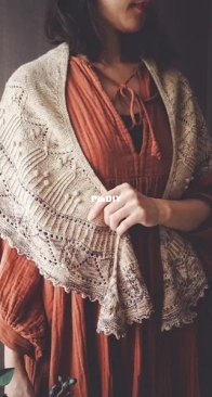 Tassy Shawl by Irene Lin - English,  Chinese