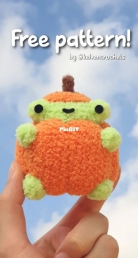 Kelven Crochets - Kelven - Kenny the Pumpkin Frog - Free