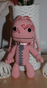 Crochetra - Petra Sundberg - Sackboy - Swedish