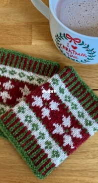 Poinsettia wrist warmers by Hilly Knits - Hilly van der Sluis-English,Dutch-Free