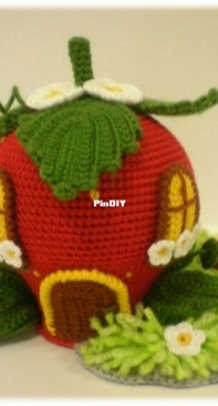 Jelena - Strawberry House - Casa Fresa - Spanish - Translated