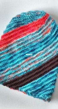 Cattywampus Hat by Elizabeth Green - Dark Matter Knits