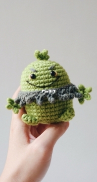 Woolly Doodly - Bernadette Christine - Petite Grinch - Free