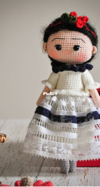 Sihirli Halka - Burcu Bülbül - Frida doll - Boneca Frida  - Portuguese - Translated