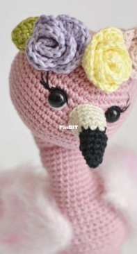 La Cigogne - Natalia Manfre - Fleur the Flamingo - Flor der Flamingo - German