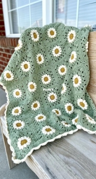 A Crafty Concept - Ashley Stallsworth - Daisy Granny Square Blanket - Free