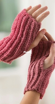 Willow Yarns -  Karen McKenna - Ruby Ribbed Mitts - Free