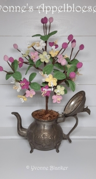 Yvonnes Crochet Art - Yvonne Blanker - Appletree with Blossem - Appelbloesem - Dutch