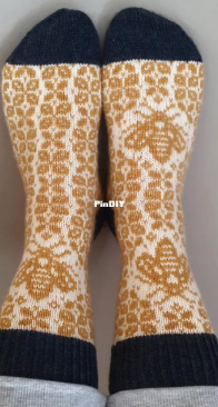 Bee Creative Socks by Catharina Duden - DUCATHI