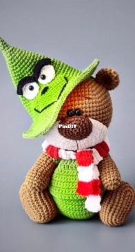 Crochet Wonders Design - Crochet Funny Bear - Olga Kurchenko - Green Elf Clothes for 18cm Toy - Ropa Verde Elfo para Juguete de 18cms - Spanish