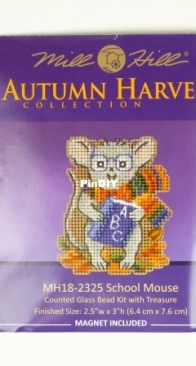 Mill Hill Autumn Harvest MH18-2325 School Mouse XSD