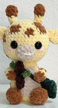 Didis Plushies - Didi - Diana Figueroa Ugarte - Giraffe