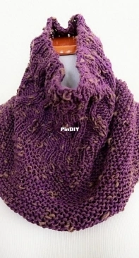 Didiere cowl by Petra Breakstone