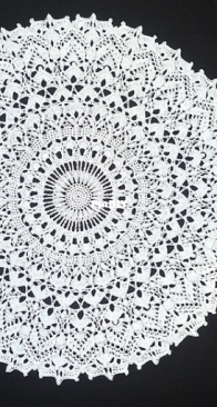 Nelly Klos - Valentine Doily - English