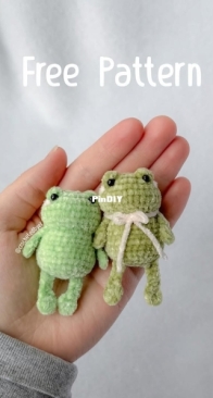 Crocheted by El - Fribbit The Frog - Free