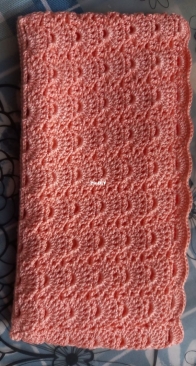 Openwork cosmetic bag for a friend
