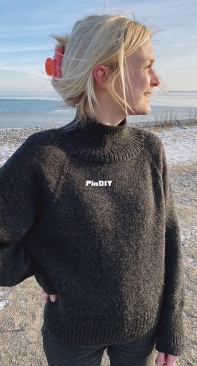 Louvre Sweater by Mette-Wendelboe Okkels - PetiteKnit