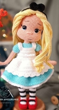 Dünyanın Amigurumisi - Bilgenur Çamtosun - Alice Doll - English - Translated