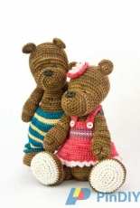 Stephanie Davies- Patti and Pete, The Twin Bears- Free