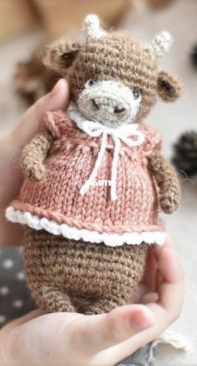 Straw Animals - Julia / Juliya Ustimenko - Little Cow