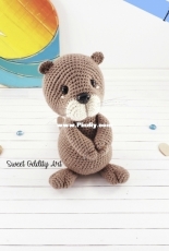 Sweet Oddity Art - Carolyne Brodie - Owen the Otter