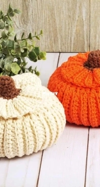 Herrschners - Petite Pumpkin Containers Set of 2 - Free