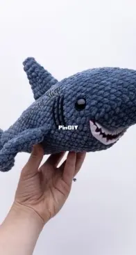 Affordable Cuteness - Theresas Crochet Shop - Theresa Grey / Kicher - Sullivan the Hungry Shark