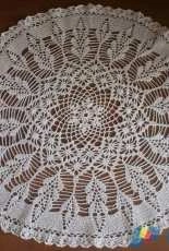 White doily Cristalline