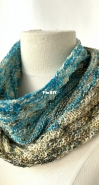 White Sands Cowl by Iris Schreier-Free