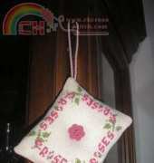 biscornu roses
