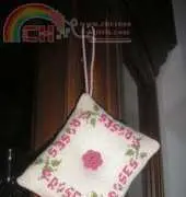 biscornu roses