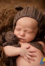 Newborn Bear Bonnet by Shae Simms / ShaeKnits-Free