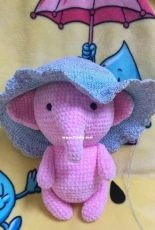 baby small elephant