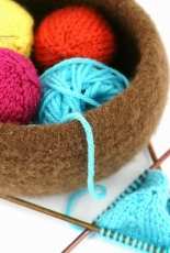 Knitted Eggs by Kelly Kingston -English-Free