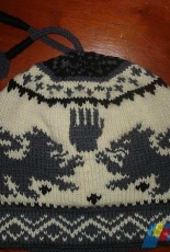 Twilight Team Cullen Crest Hat by Nancy Fry /adnilamyrf-Free