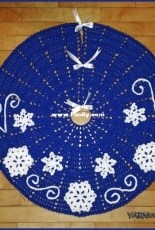 YARNutopia - Nadia Fuad - Fabulous Flurries Tree Skirt - Free
